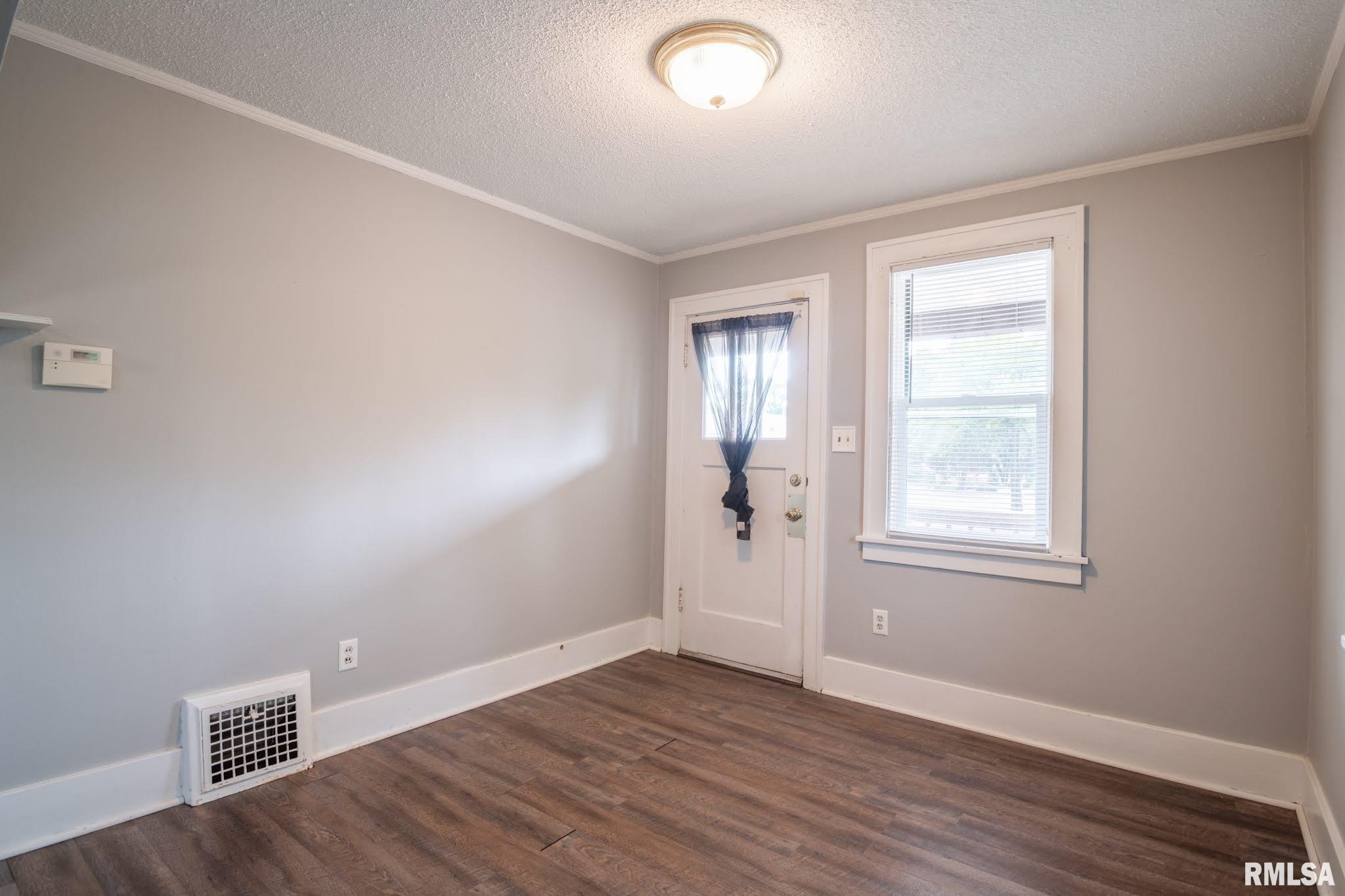 3438 North Prospect Road Peoria, IL 61603 - Photo 11 of 49 Gallery Image 11