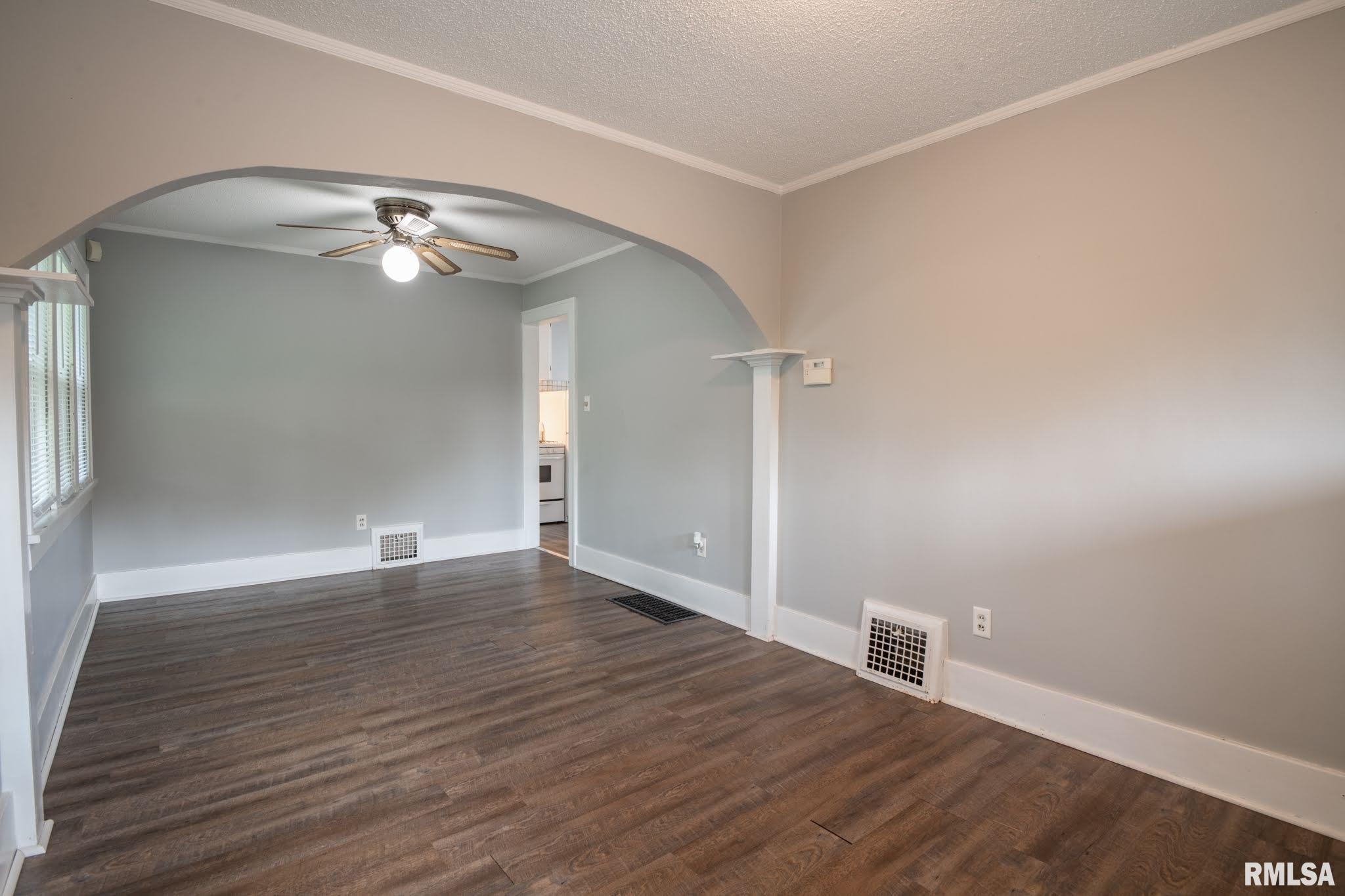 3438 North Prospect Road Peoria, IL 61603 - Photo 12 of 49 Gallery Image 12
