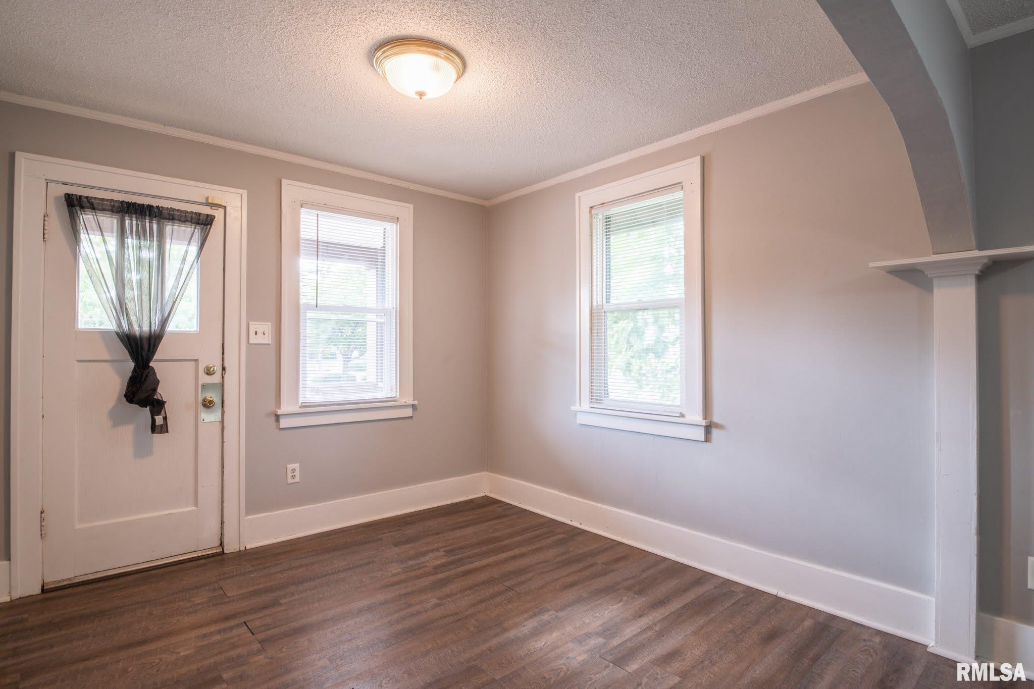 3438 North Prospect Road Peoria, IL 61603 - Photo 9 of 49 Gallery Image 9