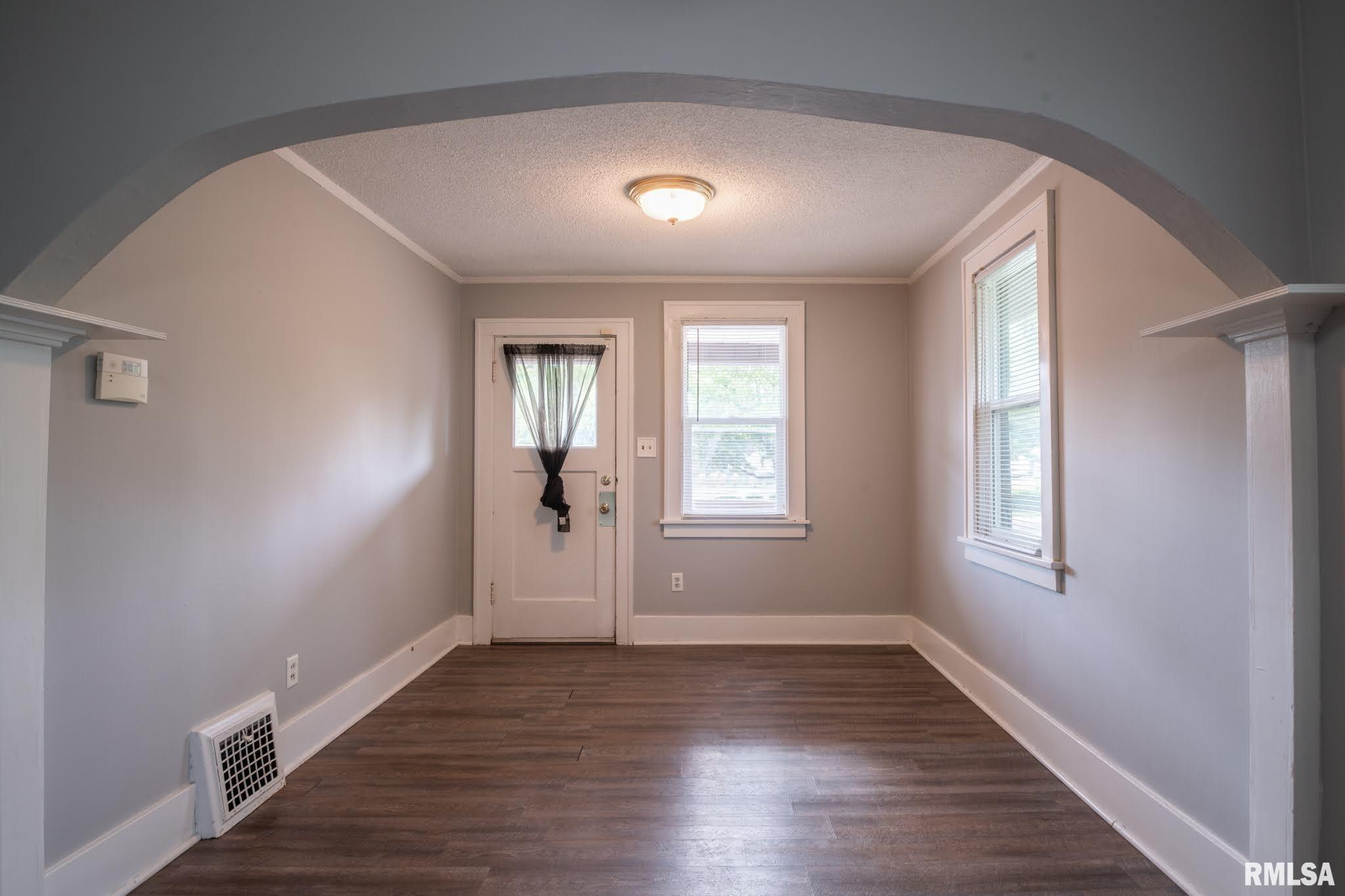 3438 North Prospect Road Peoria, IL 61603 - Photo 10 of 49 Gallery Image 10