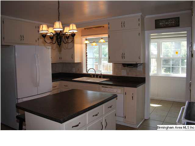 509 Rayburn Road Birmingham, AL 35226 - Photo 7 of 32