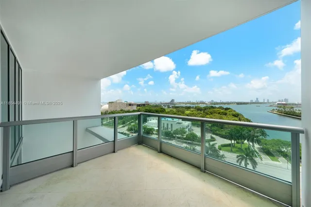 $1,399,000 | 900 Biscayne Boulevard, Unit 905, Miami, FL 33132