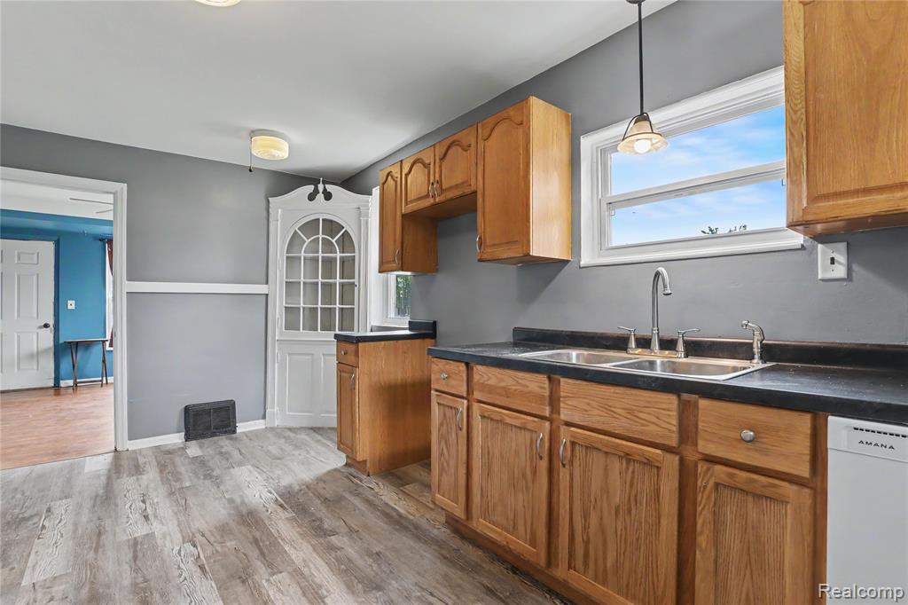 5388 Davison Road Lapeer, MI 48446 - Photo 22 of 48