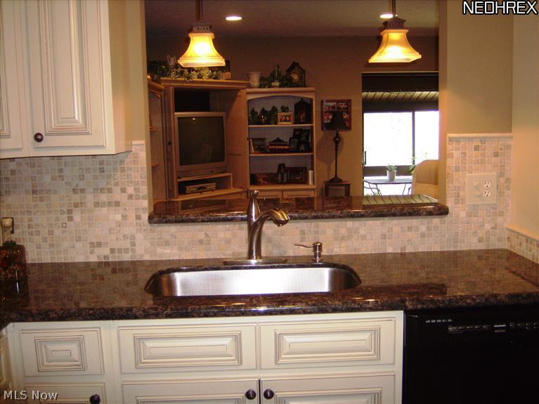 22962 Maple Ridge Road, Unit 204 North Olmsted, OH 44070 - Photo 12 of 18 Gallery Image 12