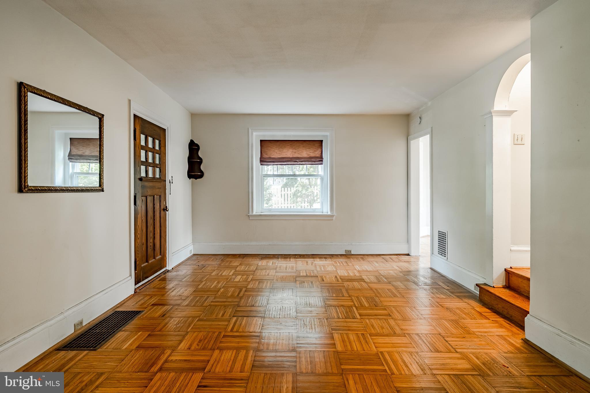 108 Llanfair Road Bala Cynwyd, PA 19004 - Photo 13 of 49 Living room