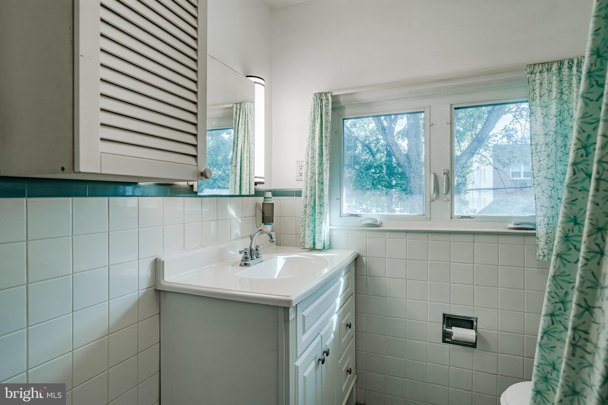108 Llanfair Road Bala Cynwyd, PA 19004 - Photo 33 of 49 Bathroom - 2nd floor