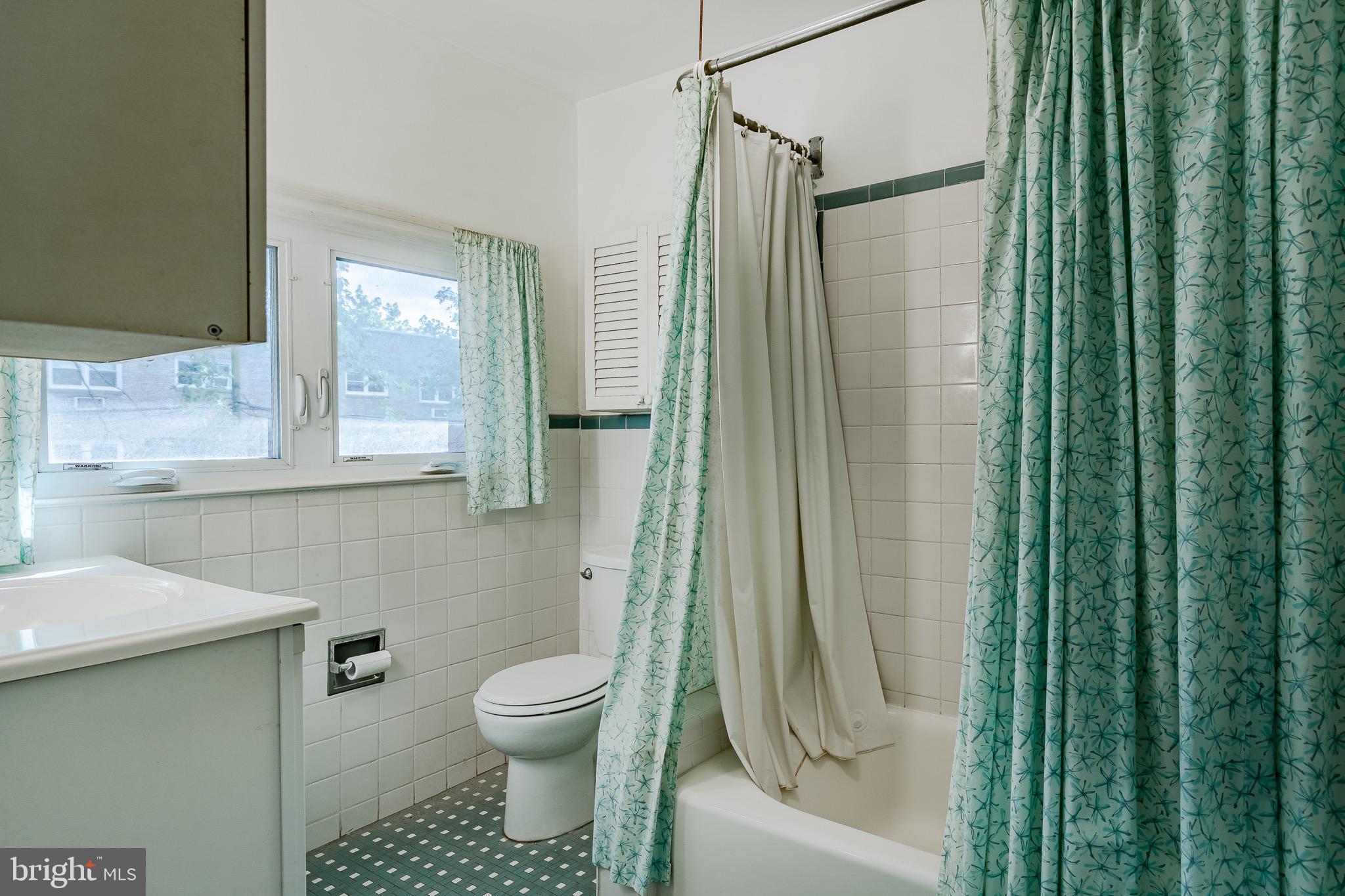 108 Llanfair Road Bala Cynwyd, PA 19004 - Photo 34 of 49 Bathroom - 2nd floor