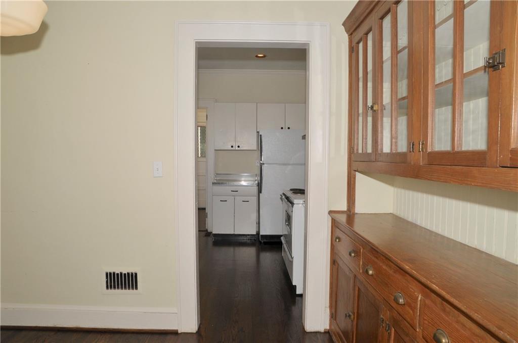 602 Sherwood Road Northeast Atlanta, GA 30324 - Photo 8 of 27