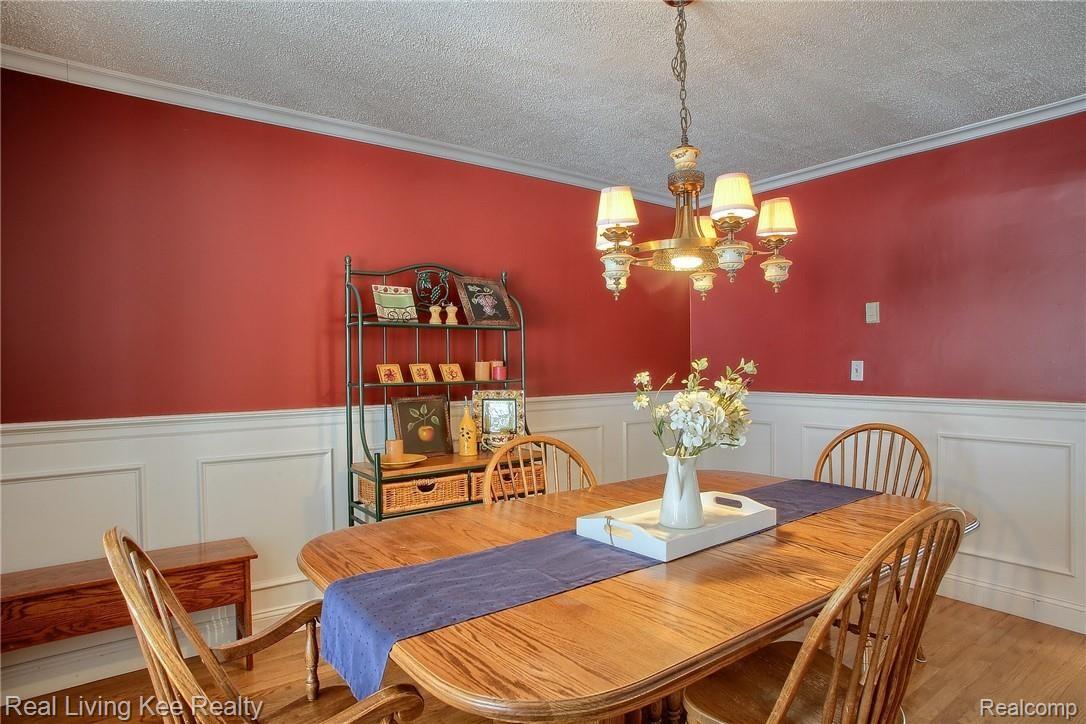 68125 Dequindre Road Oakland, MI 48363 - Photo 8 of 40 8-Dining Room.jpg
