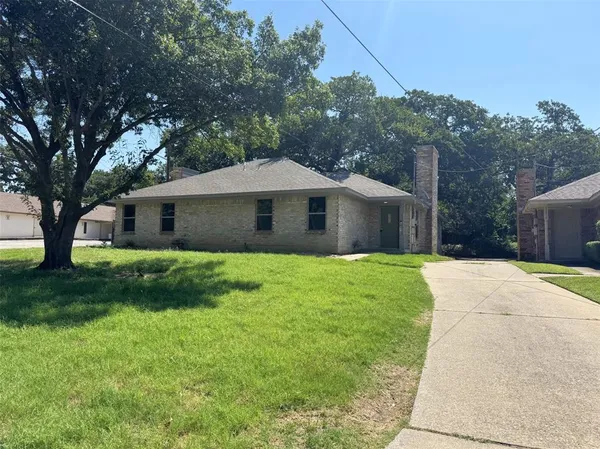 $1,495 | 2212 Bolivar Street, Denton, TX 76201