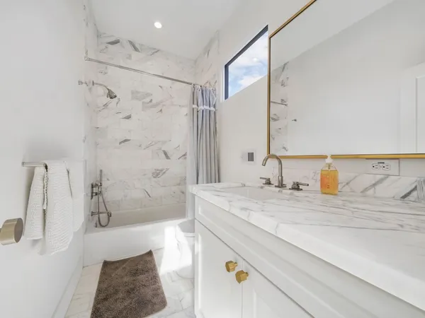 $6,000 | 2240 Wroxton Road, Houston, TX 77005