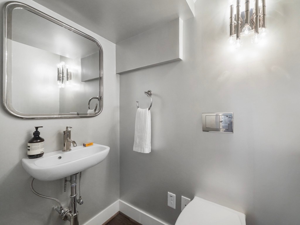 2240 Wroxton Road Houston, TX 77005 - Photo 8 of 11