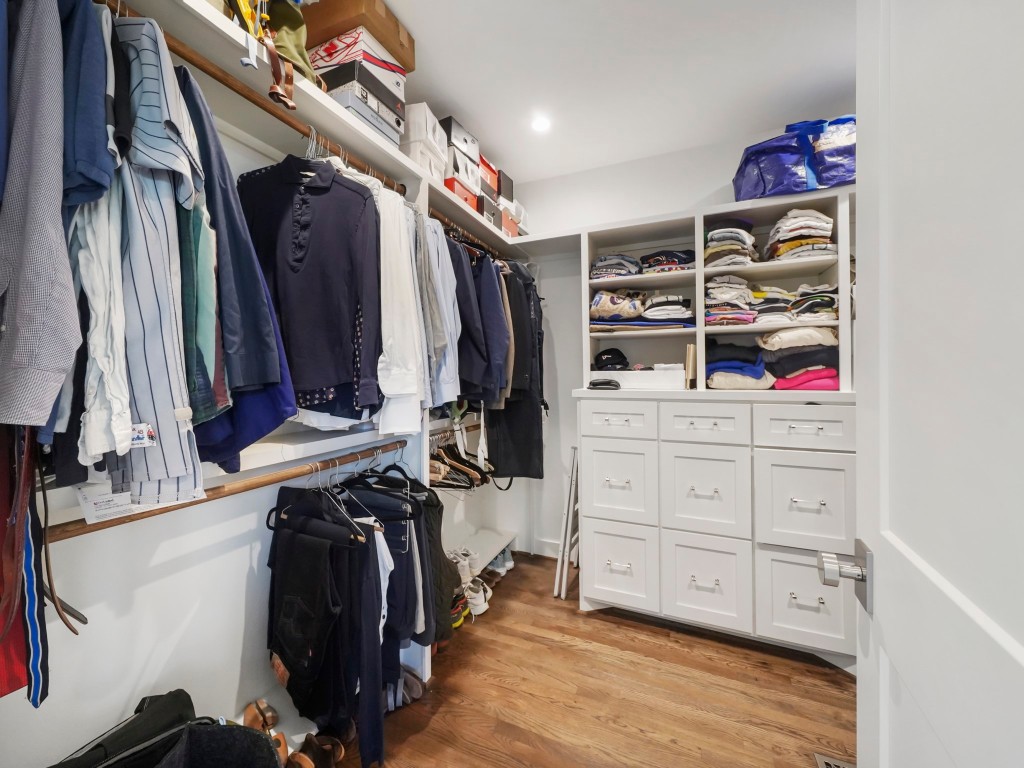 2240 Wroxton Road Houston, TX 77005 - Photo 9 of 11