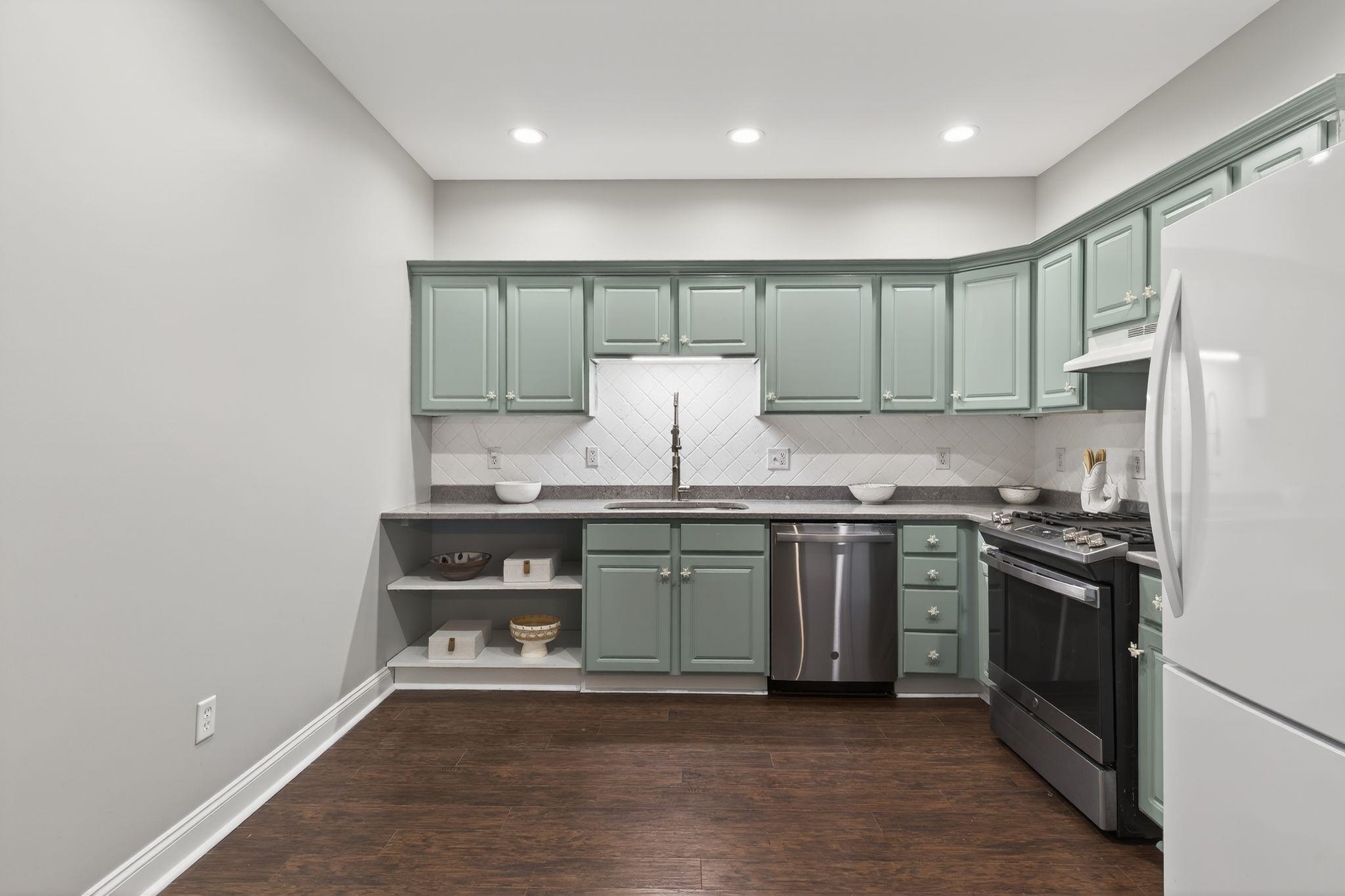 95 Court Street, Unit 4 Exeter, NH 03833 - Photo 11 of 34