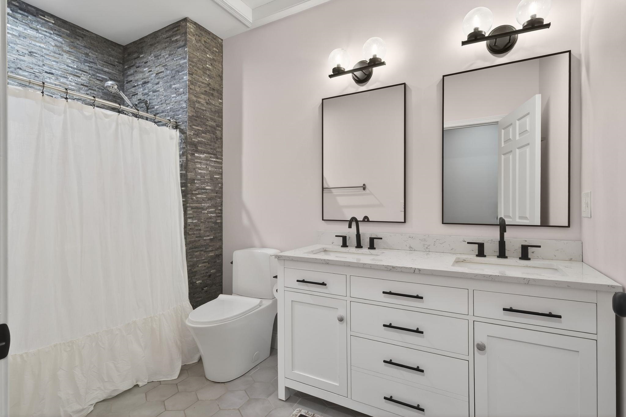 95 Court Street, Unit 4 Exeter, NH 03833 - Photo 21 of 34