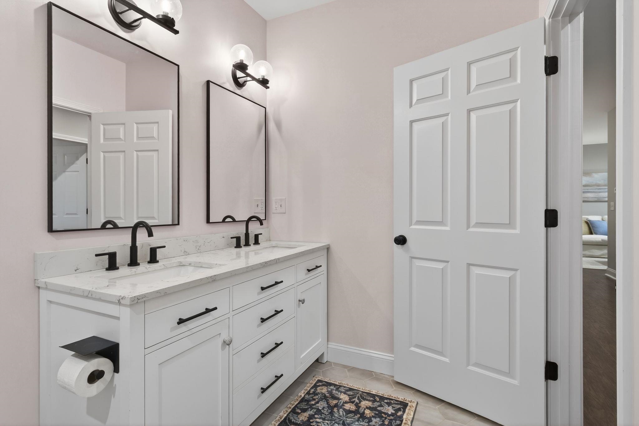 95 Court Street, Unit 4 Exeter, NH 03833 - Photo 22 of 34