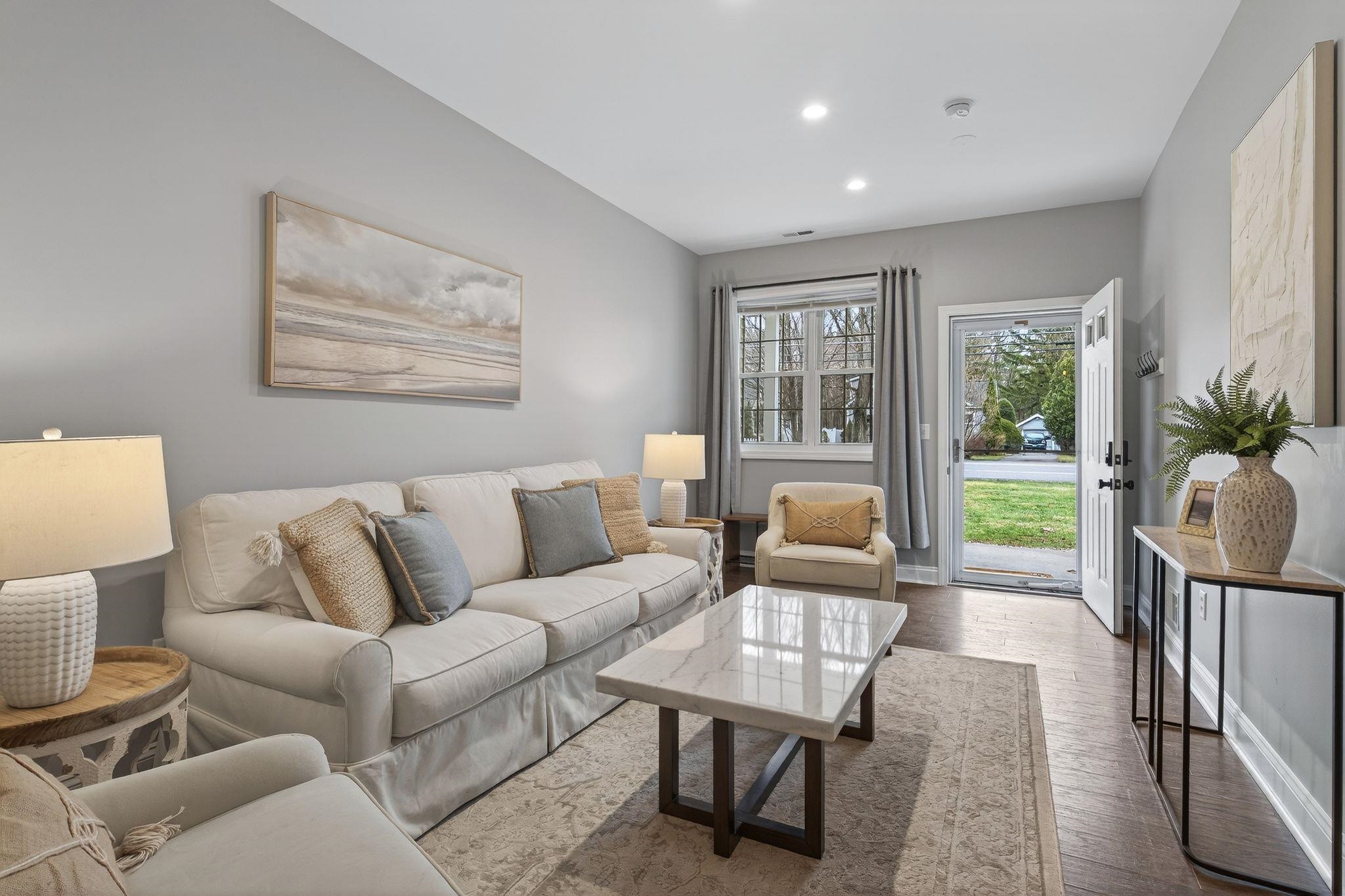 95 Court Street, Unit 4 Exeter, NH 03833 - Photo 5 of 34