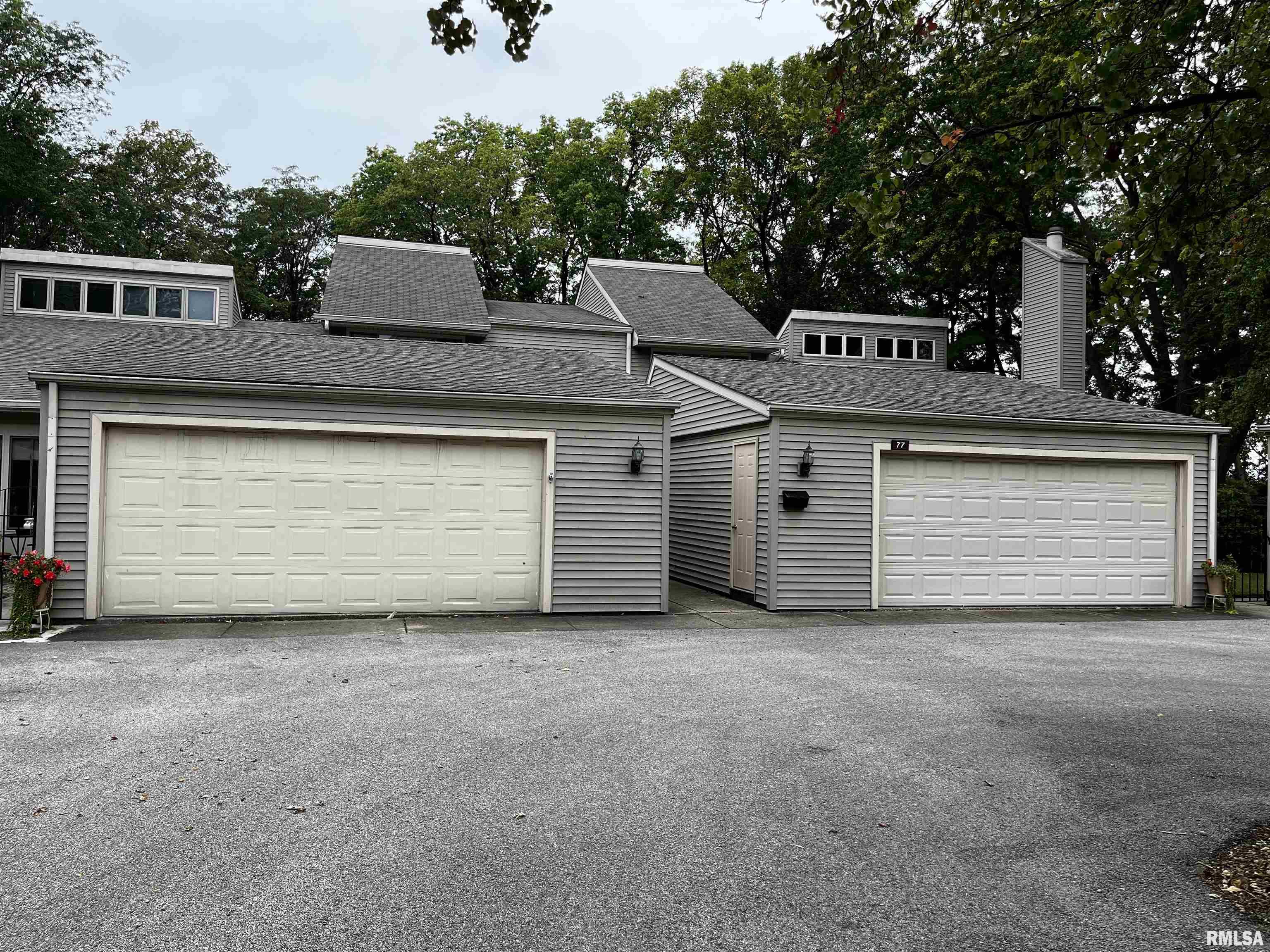 77 Country Place, Unit 77 Springfield, IL 62703 - Photo 15 of 79