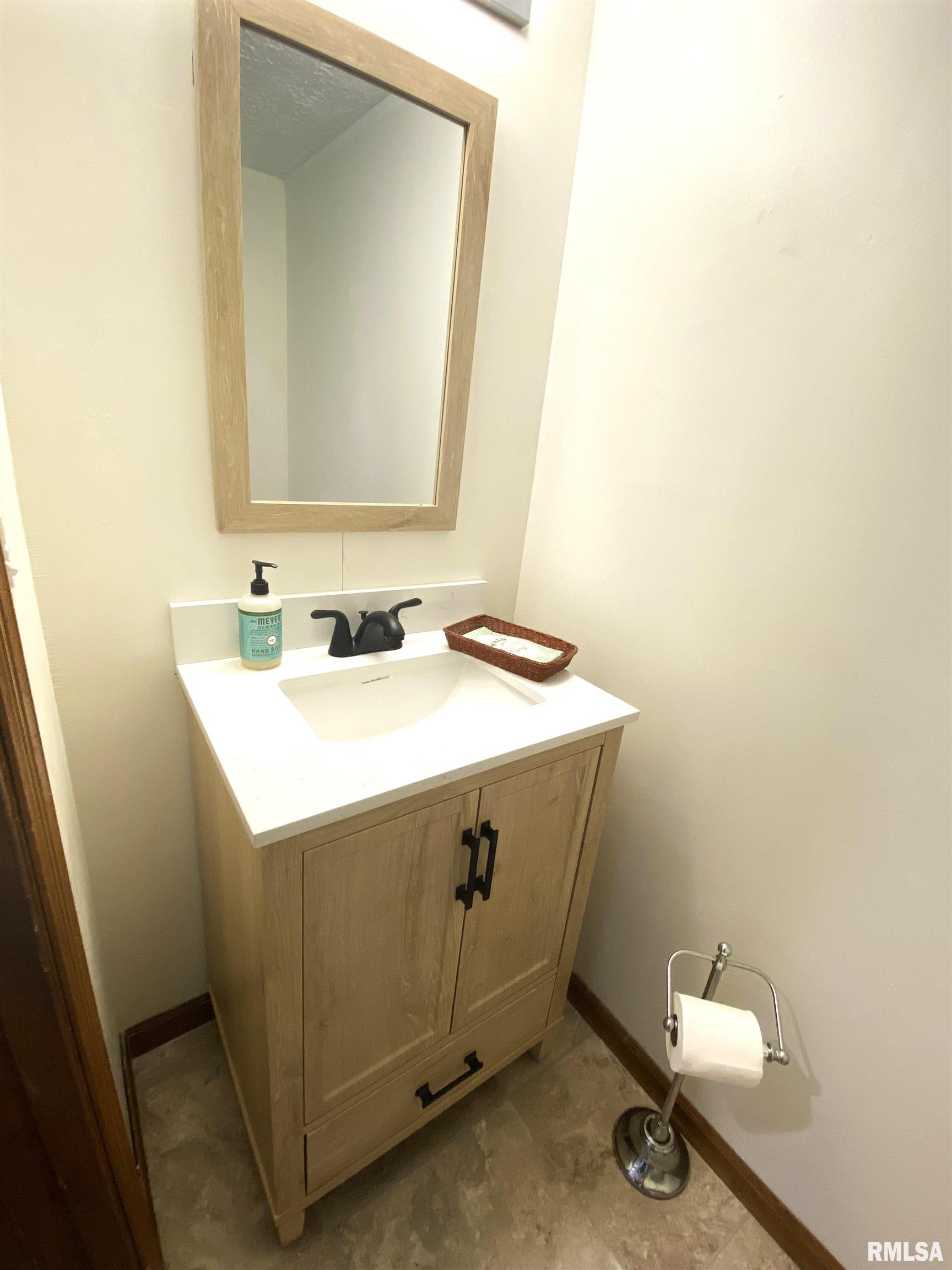 77 Country Place, Unit 77 Springfield, IL 62703 - Photo 19 of 79