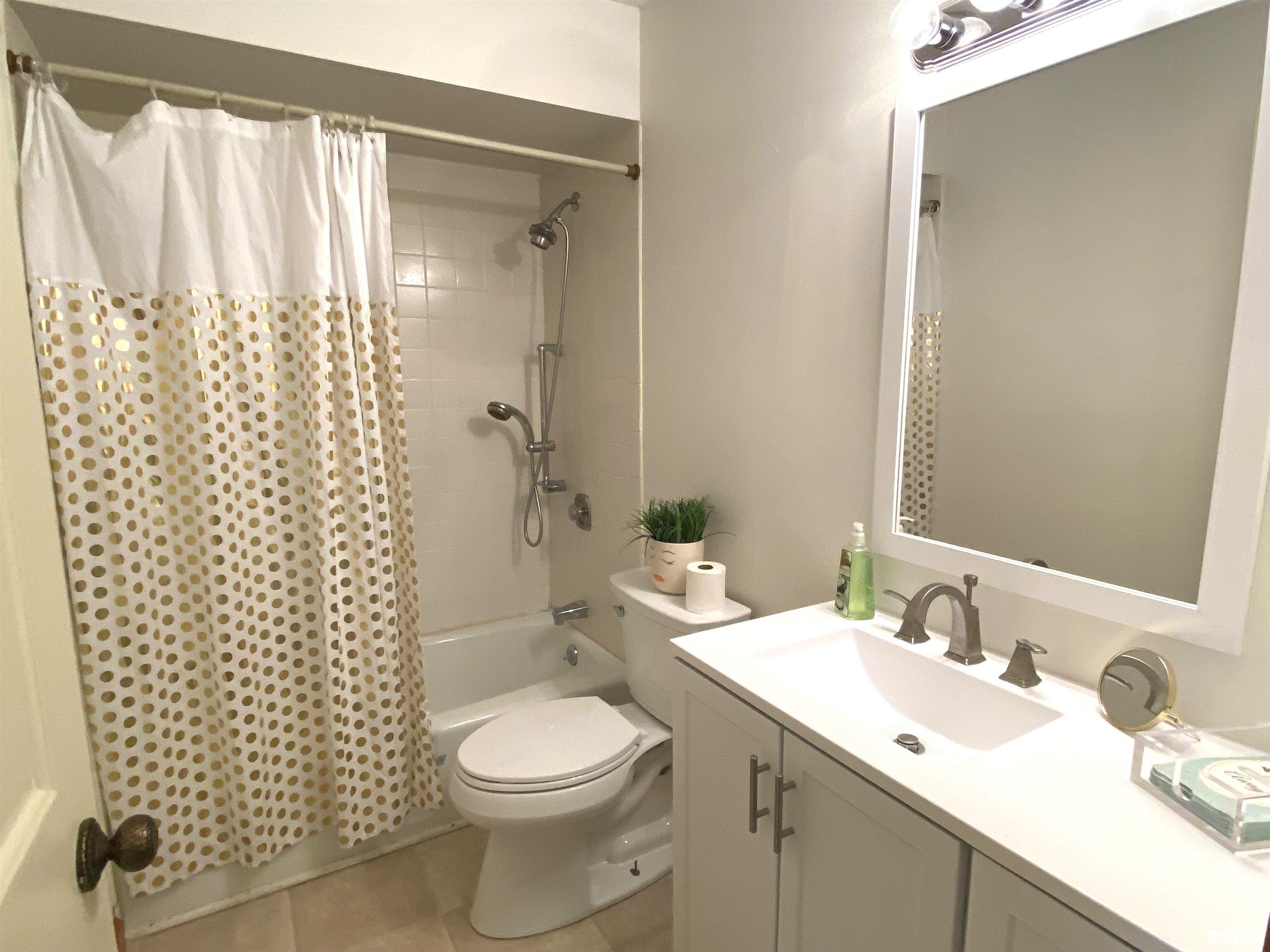 77 Country Place, Unit 77 Springfield, IL 62703 - Photo 34 of 79