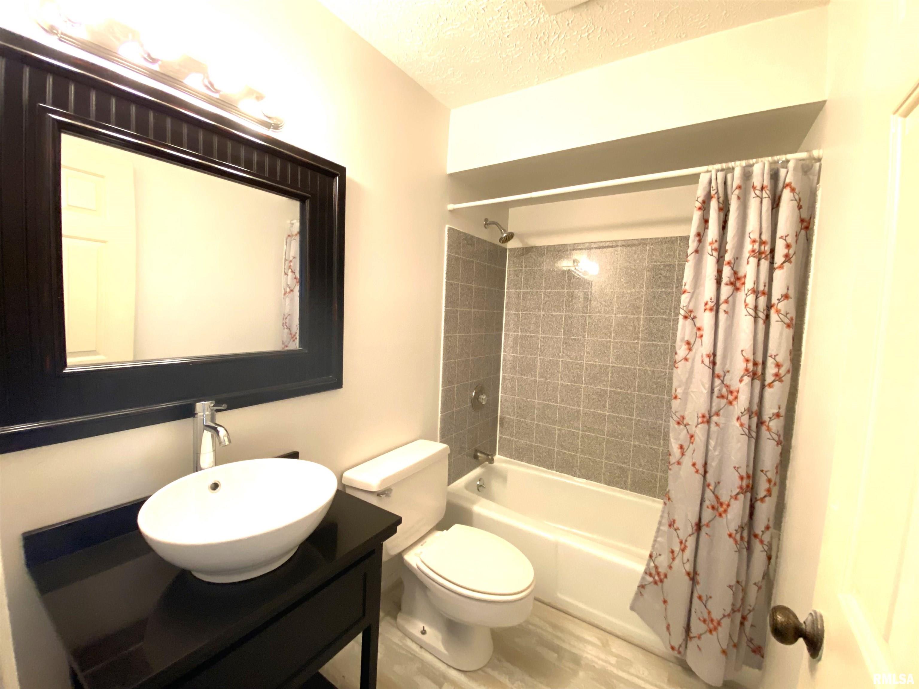 77 Country Place, Unit 77 Springfield, IL 62703 - Photo 38 of 79