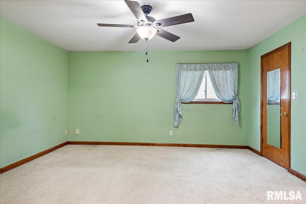 2829 Wellington Drive Springfield, IL 62703 - Photo 15 of 33