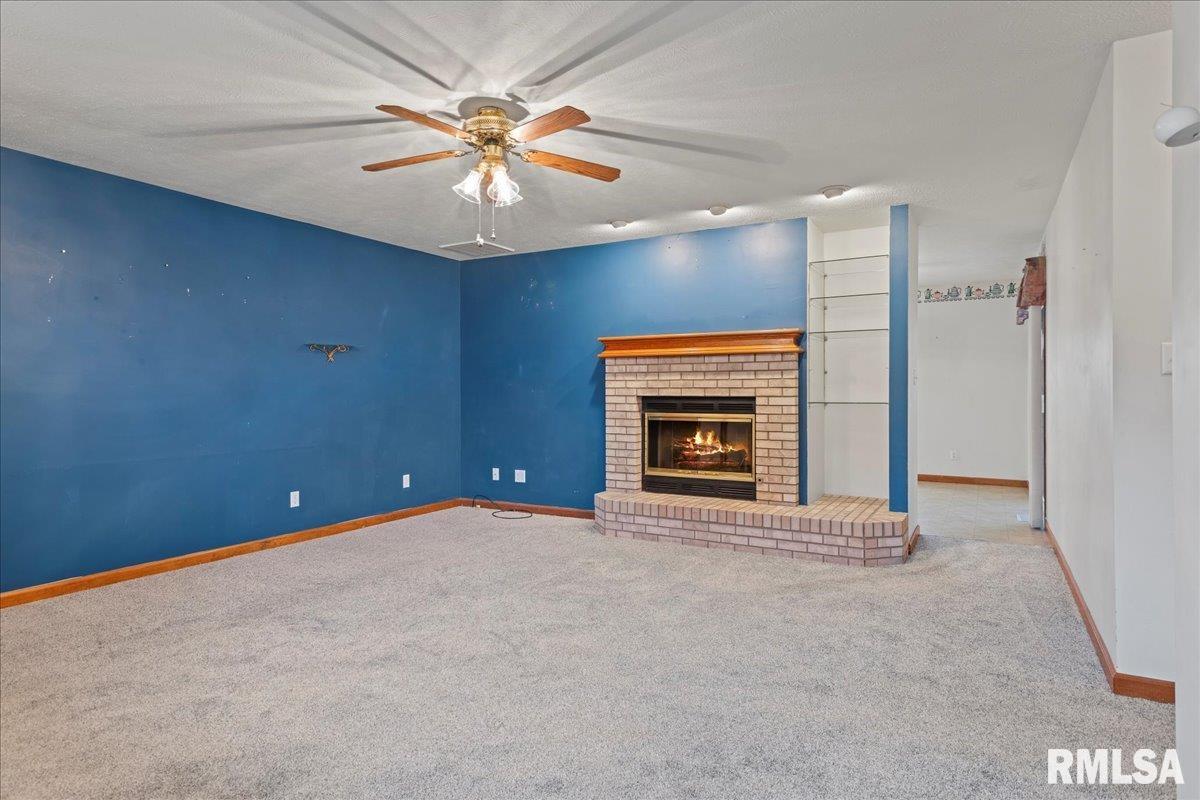 2829 Wellington Drive Springfield, IL 62703 - Photo 4 of 33
