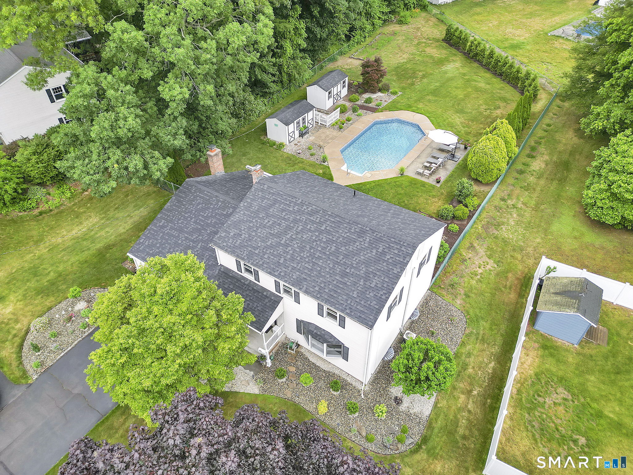19 Kennedy Road Manchester, CT 06042 - Photo 3 of 37
