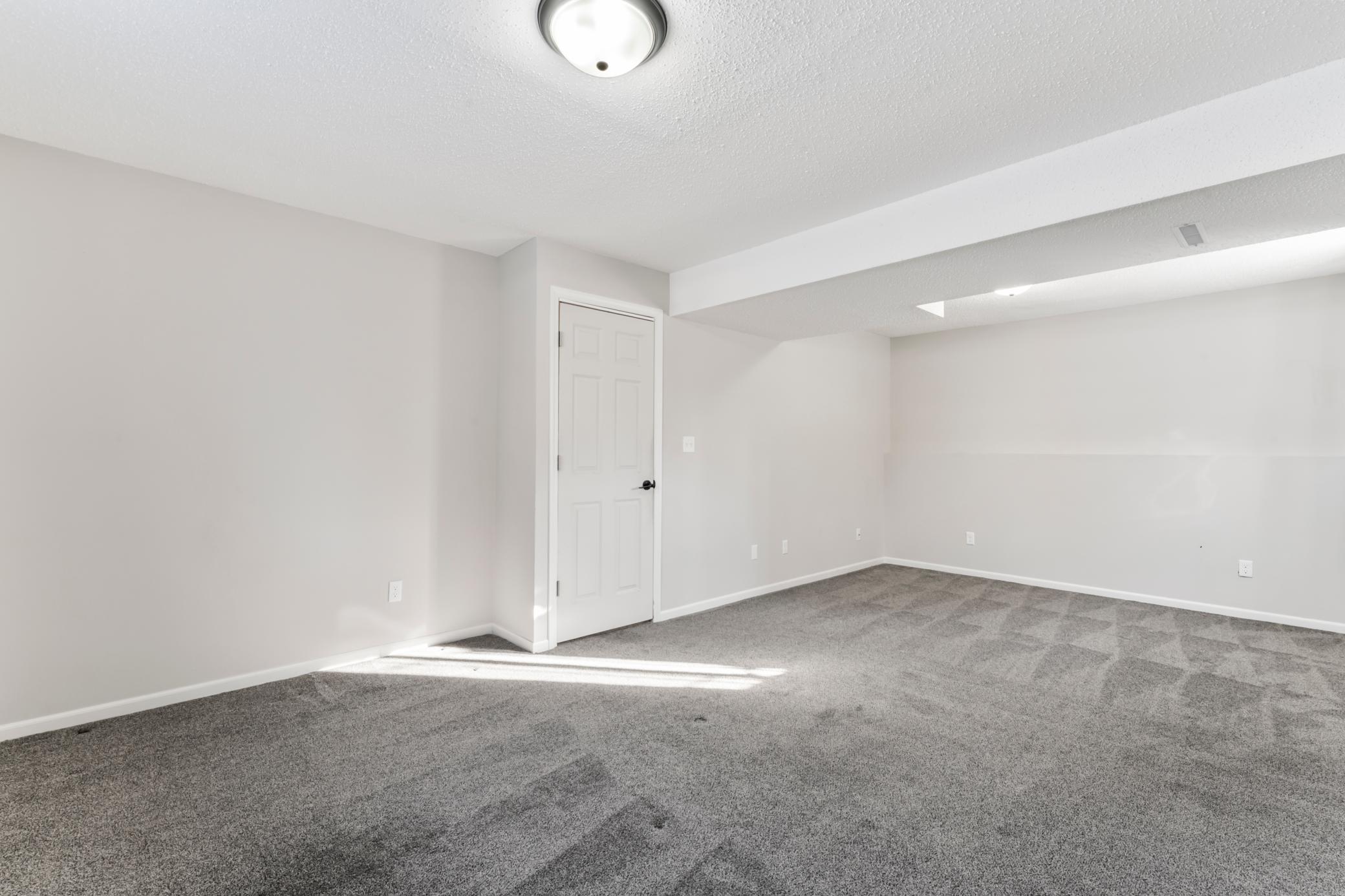 916 East Village Circle Southeast Rochester, MN 55904 - Photo 22 of 34