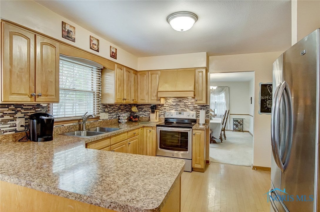 406 Eagle Point Road Rossford, OH 43460 - Photo 12 of 35 Gallery Image 12