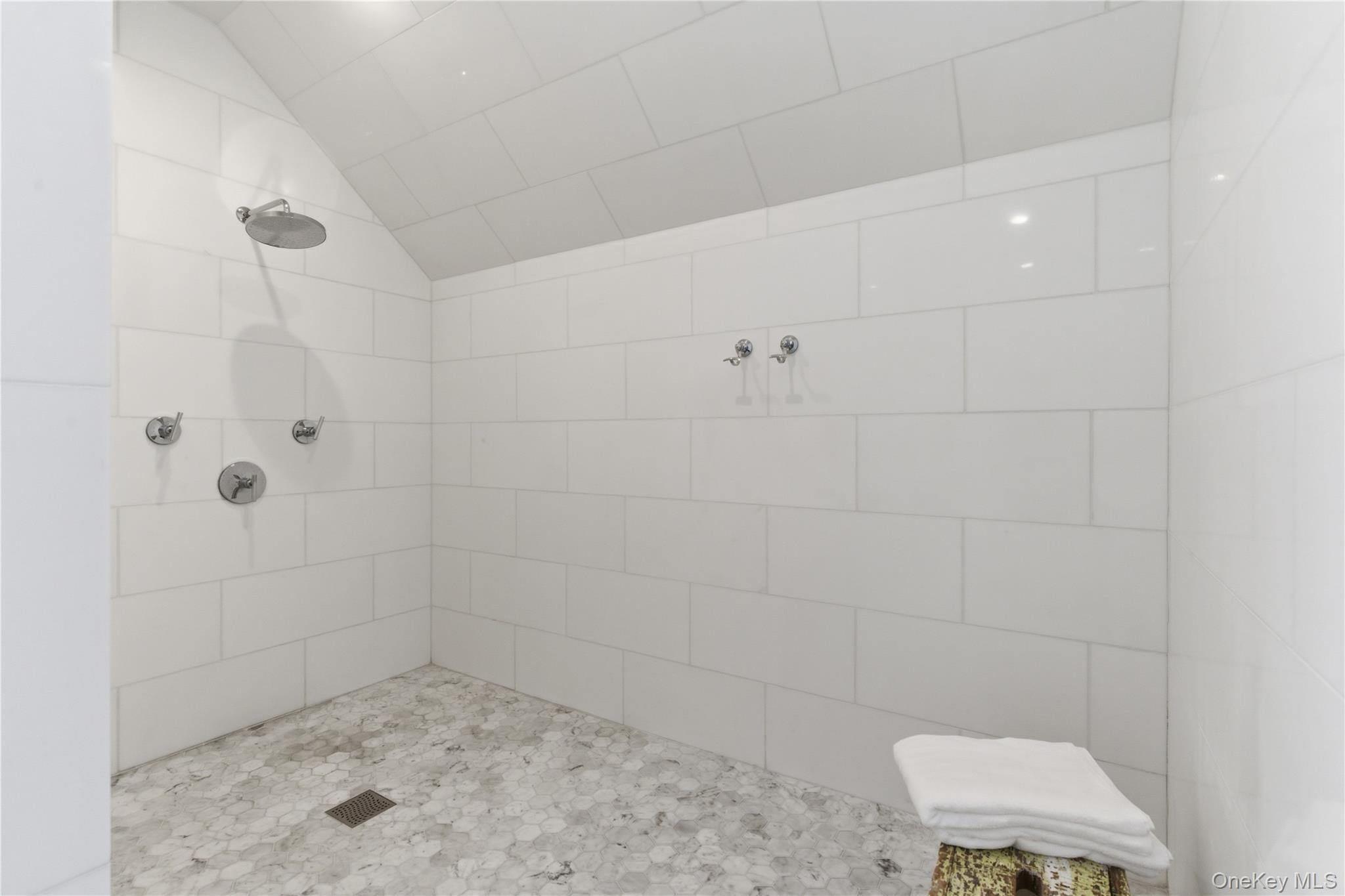 395 West Neck Road Lloyd Harbor, NY 11743 - Photo 17 of 50