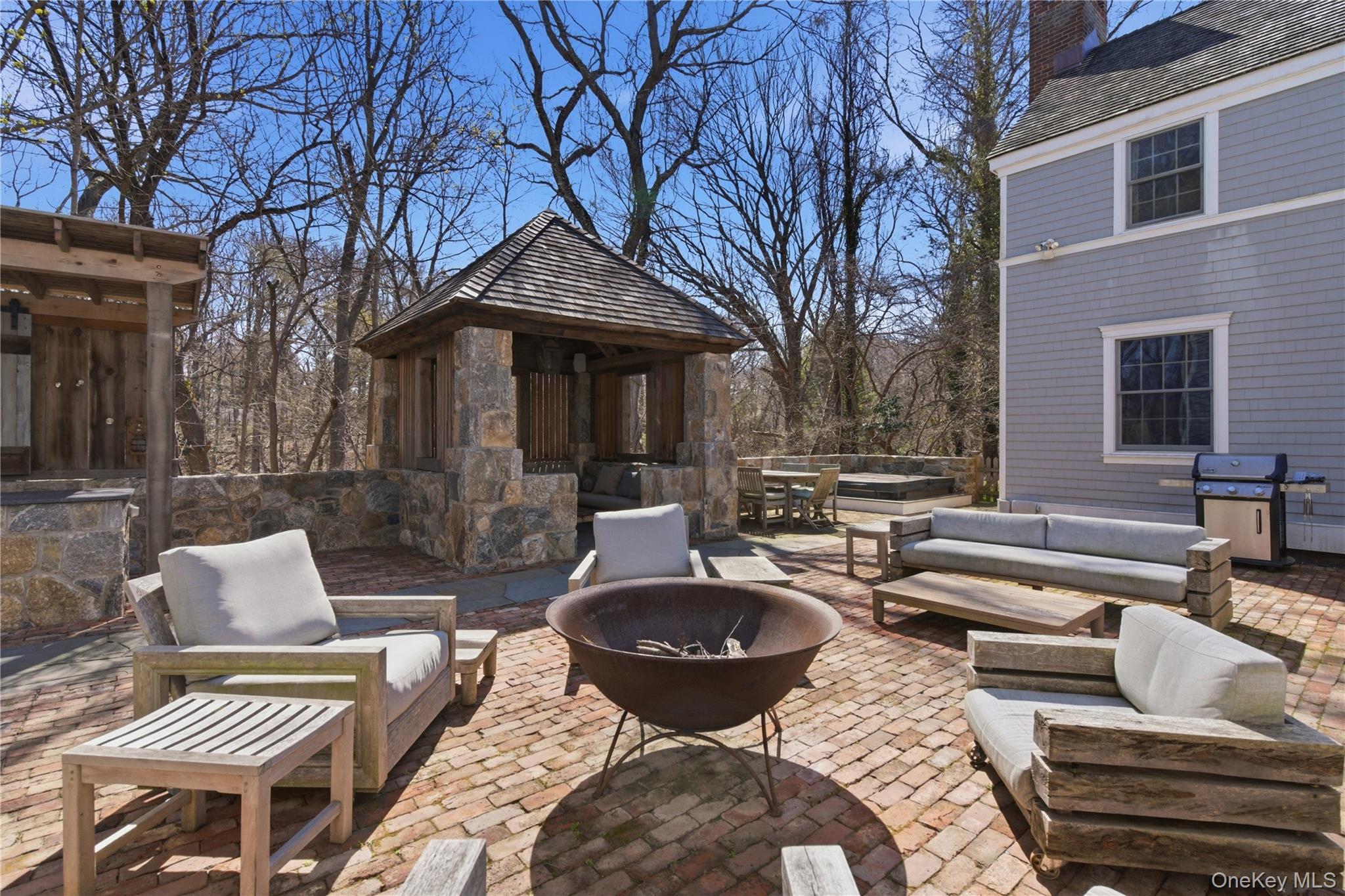 395 West Neck Road Lloyd Harbor, NY 11743 - Photo 29 of 50