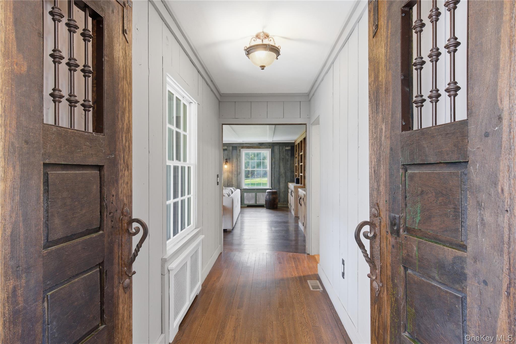 395 West Neck Road Lloyd Harbor, NY 11743 - Photo 3 of 50