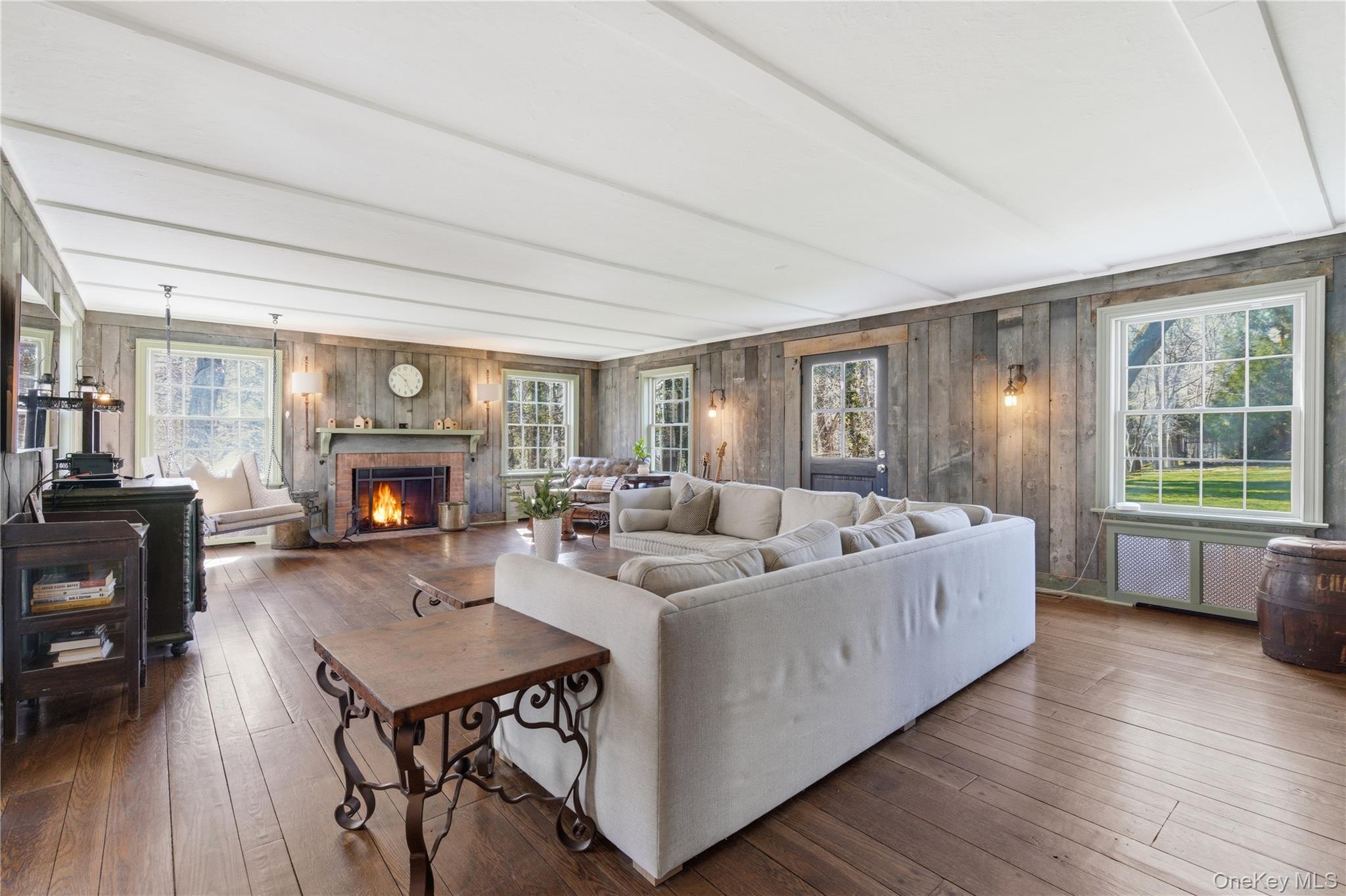 395 West Neck Road Lloyd Harbor, NY 11743 - Photo 4 of 50