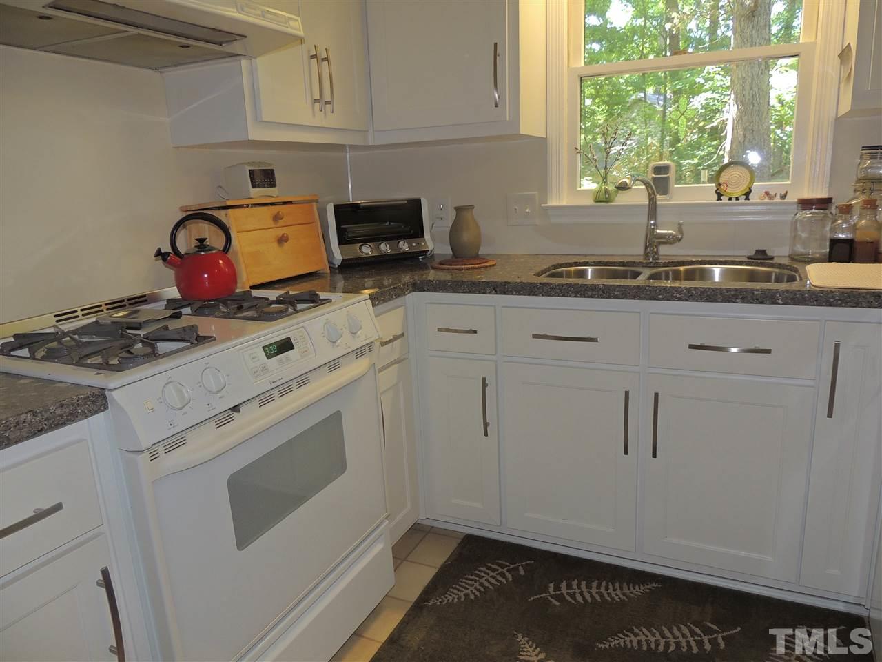 4412 Valley Forge Road Durham, NC 27705 - Photo 2 of 17 SILESTONE COUNTERTOP