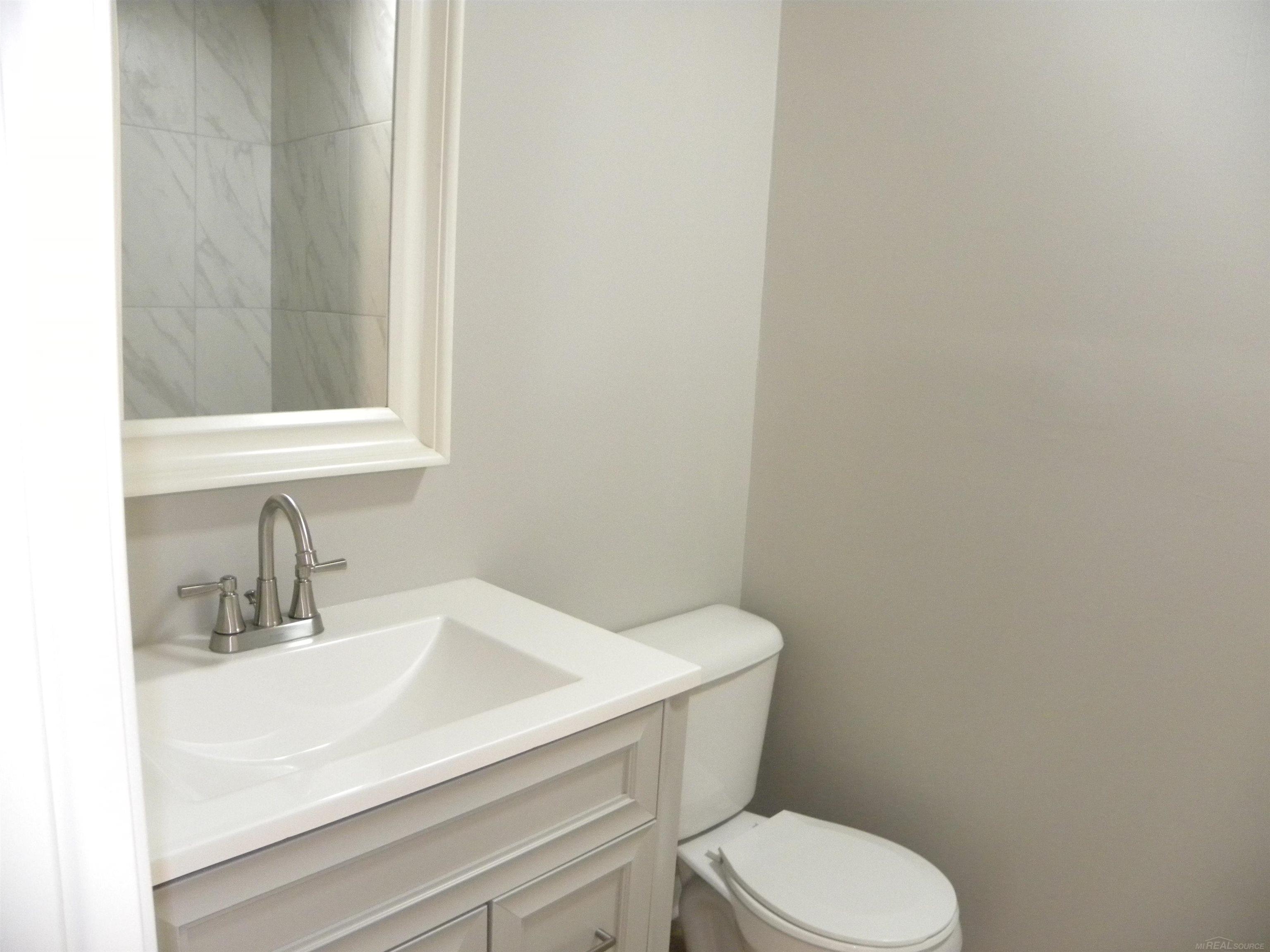 47141 Greenview Road Utica, MI 48317 - Photo 14 of 25
