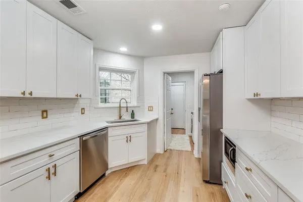 $5,500 | 9130 Valley Chapel Lane, Dallas, TX 75220