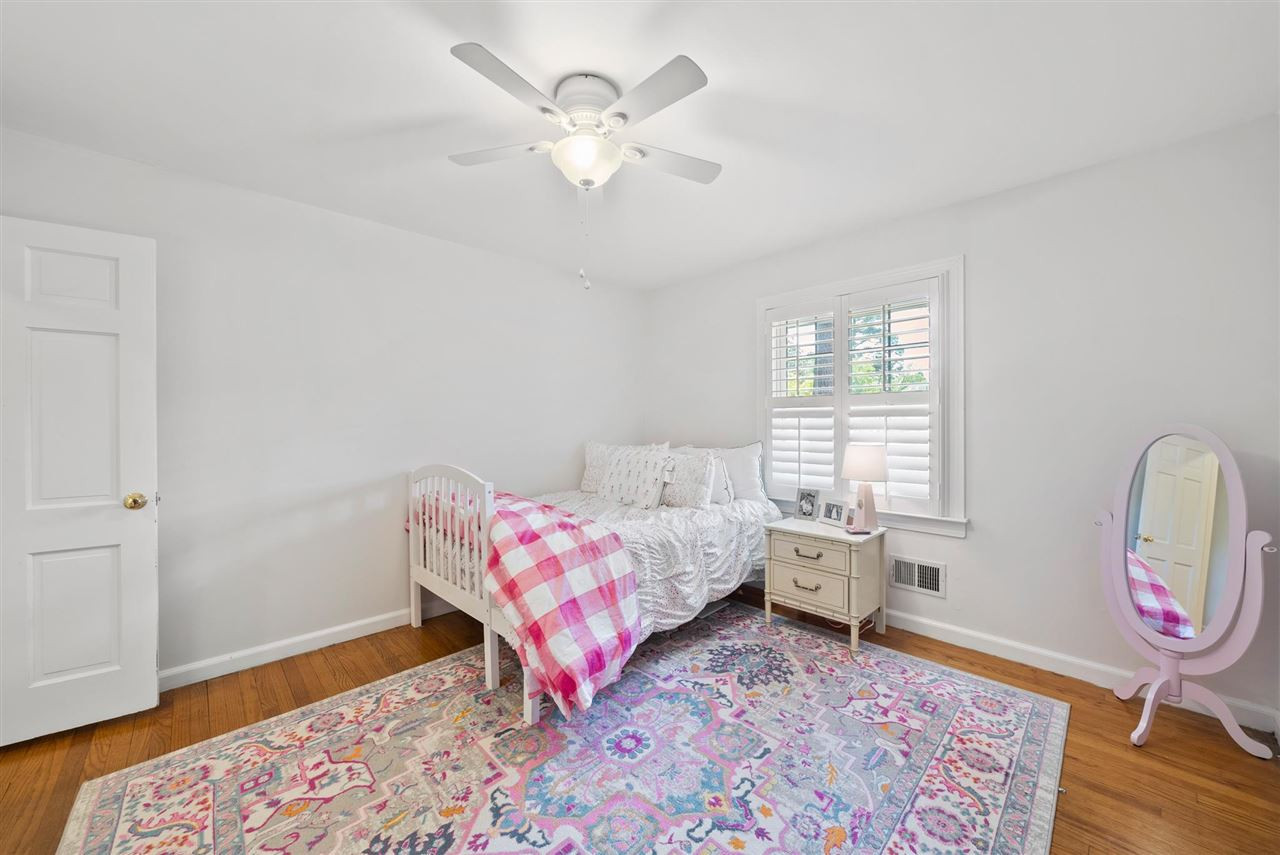 4304 Boxwood Road Raleigh, NC 27612 - Photo 9 of 19 Photo 9
