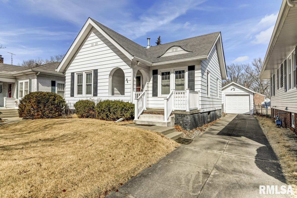 1529 West Cook Street Springfield, IL 62704 - Photo 1 of 22