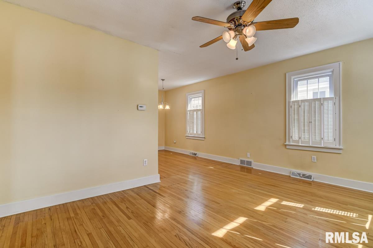 1529 West Cook Street Springfield, IL 62704 - Photo 3 of 22
