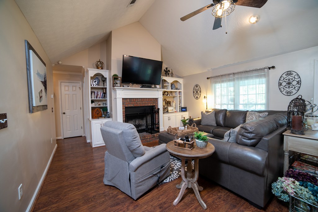 8750 D Warm Springs Road Midland, GA 31820 - Photo 9 of 44 Family room