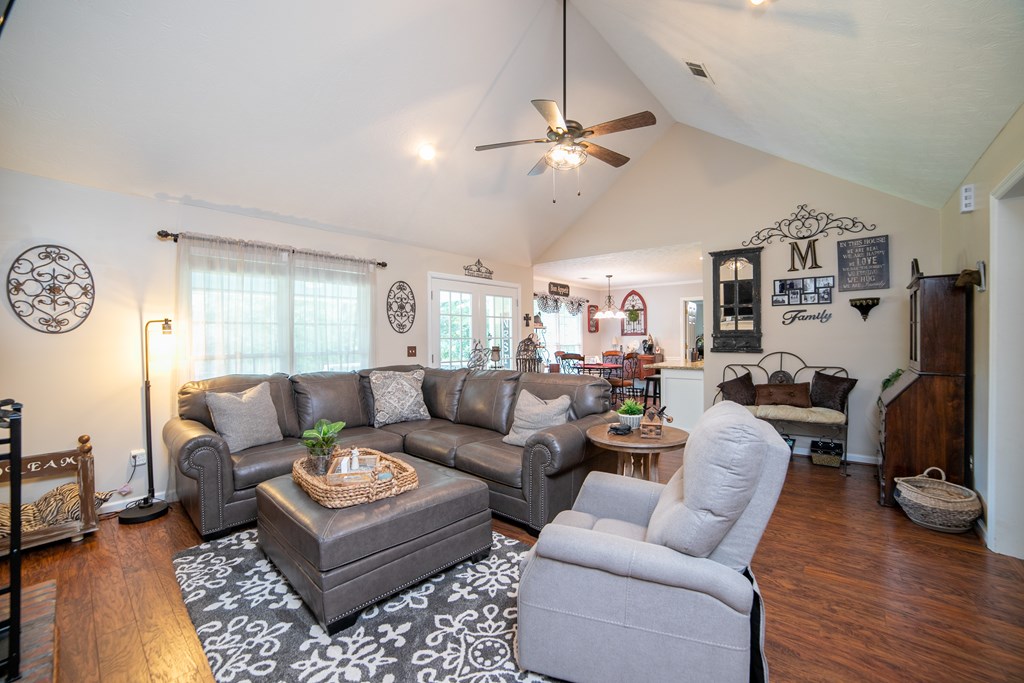 8750 D Warm Springs Road Midland, GA 31820 - Photo 10 of 44 Vaulted ceilings