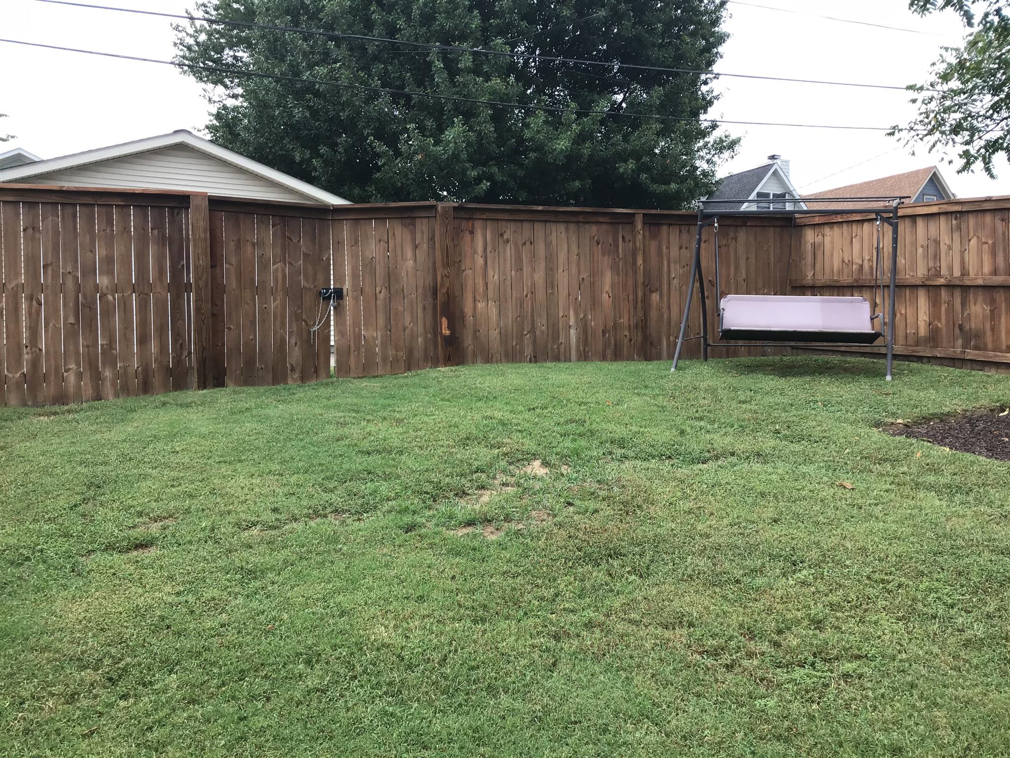 1108 Paris Avenue Nashville, TN 37204 - Photo 7 of 30 a backyard of a house