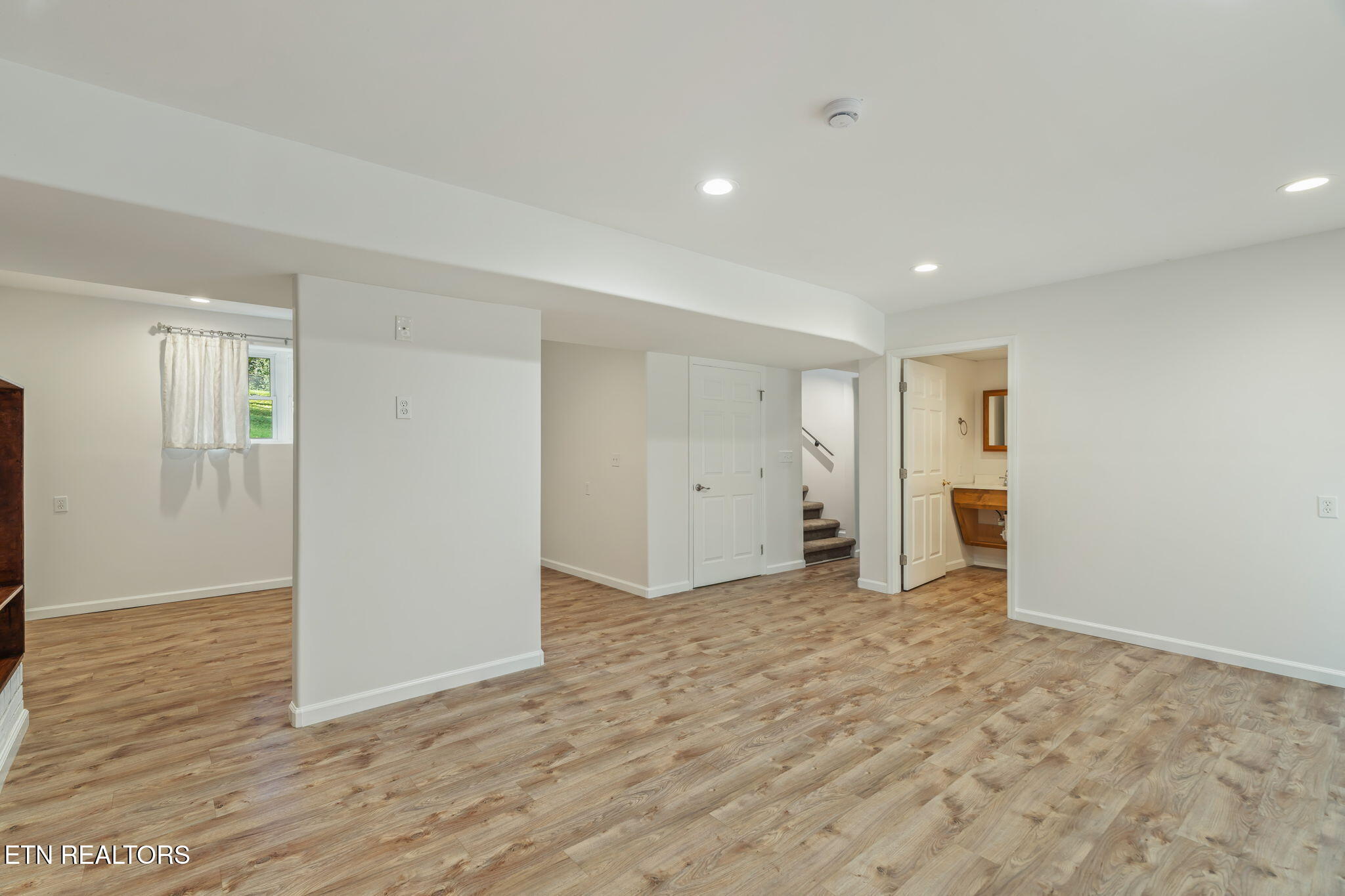 101 Newport Drive Oak Ridge, TN 37830 - Photo 35 of 51 31-web-or-mls-101 Newport Drive-32