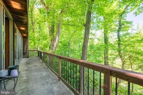 $950,000 | 401 Willington Drive, Silver Spring, MD 20904