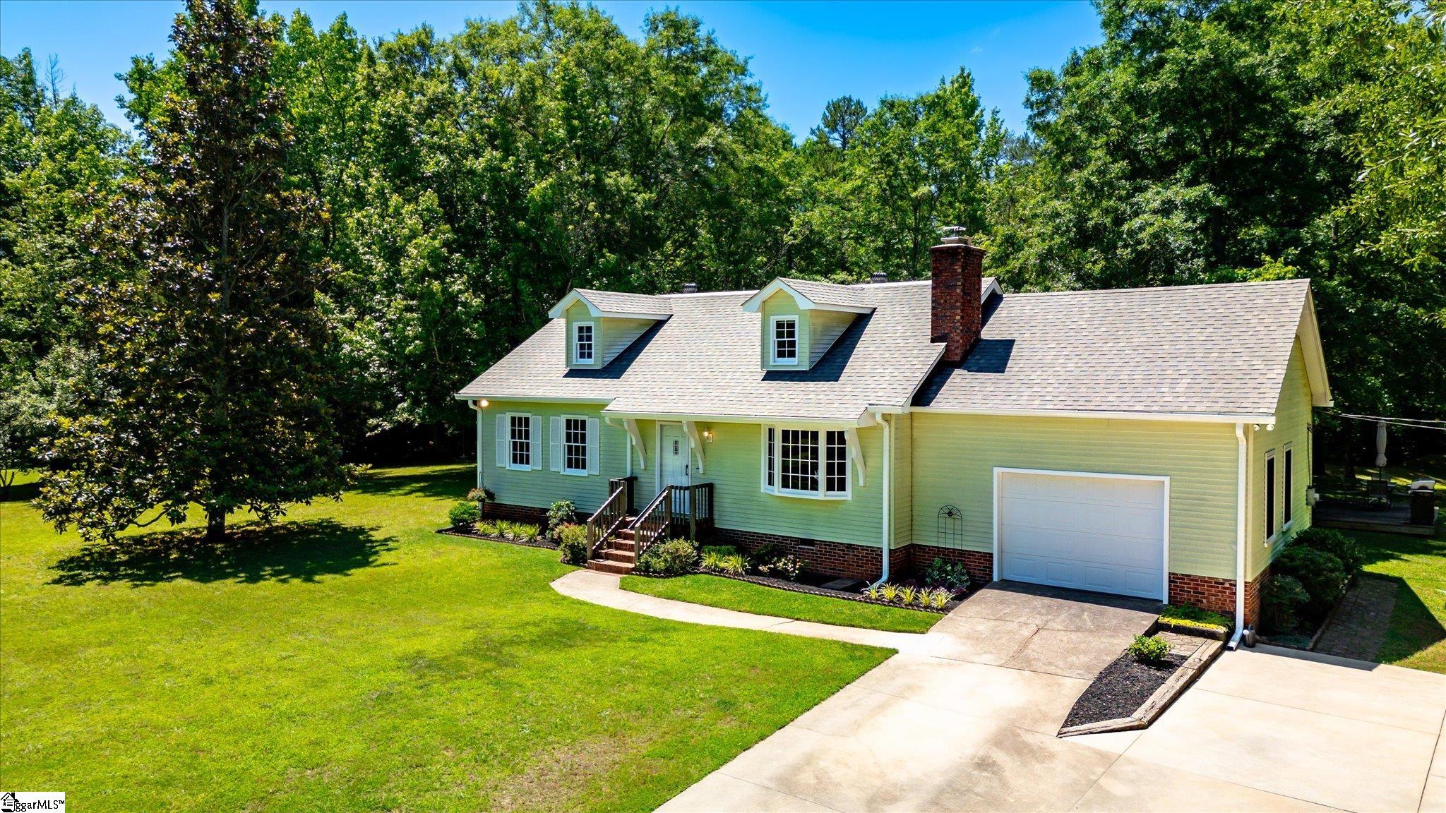 146 Woodside Road Simpsonville, SC 29680 - Photo 1 of 29