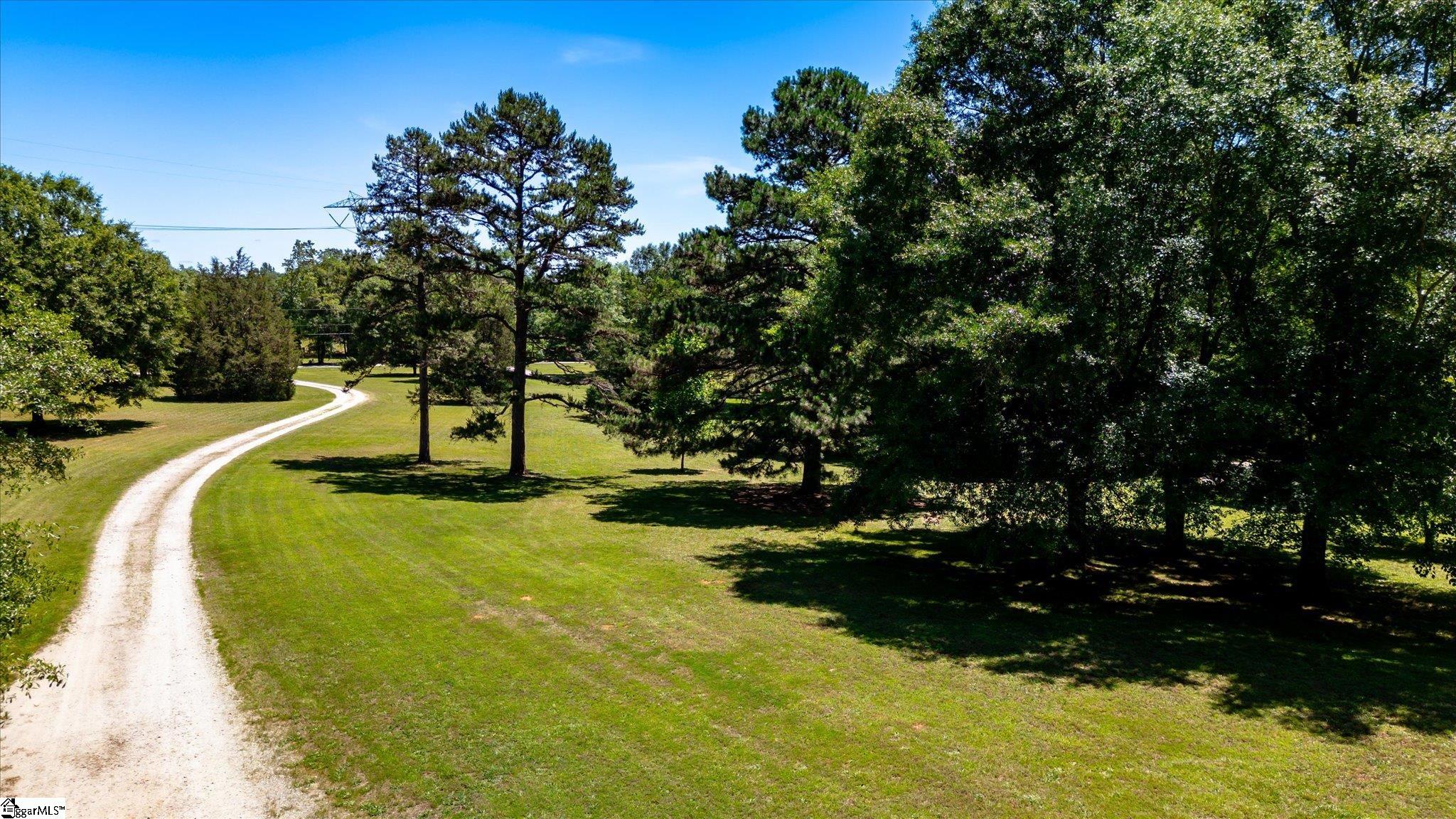 146 Woodside Road Simpsonville, SC 29680 - Photo 3 of 29