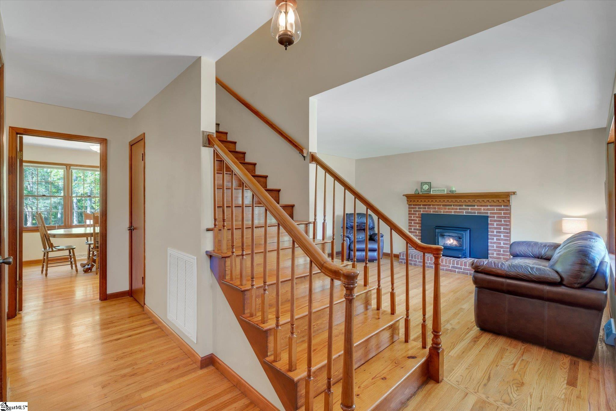 146 Woodside Road Simpsonville, SC 29680 - Photo 5 of 29