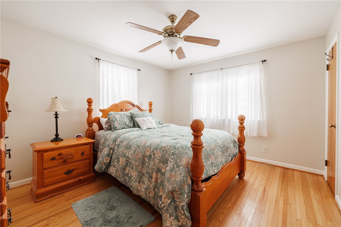 1572 Scribner Road Penfield, NY 14526 - Photo 17 of 32 Primary room is large enough for a king bed. (quee