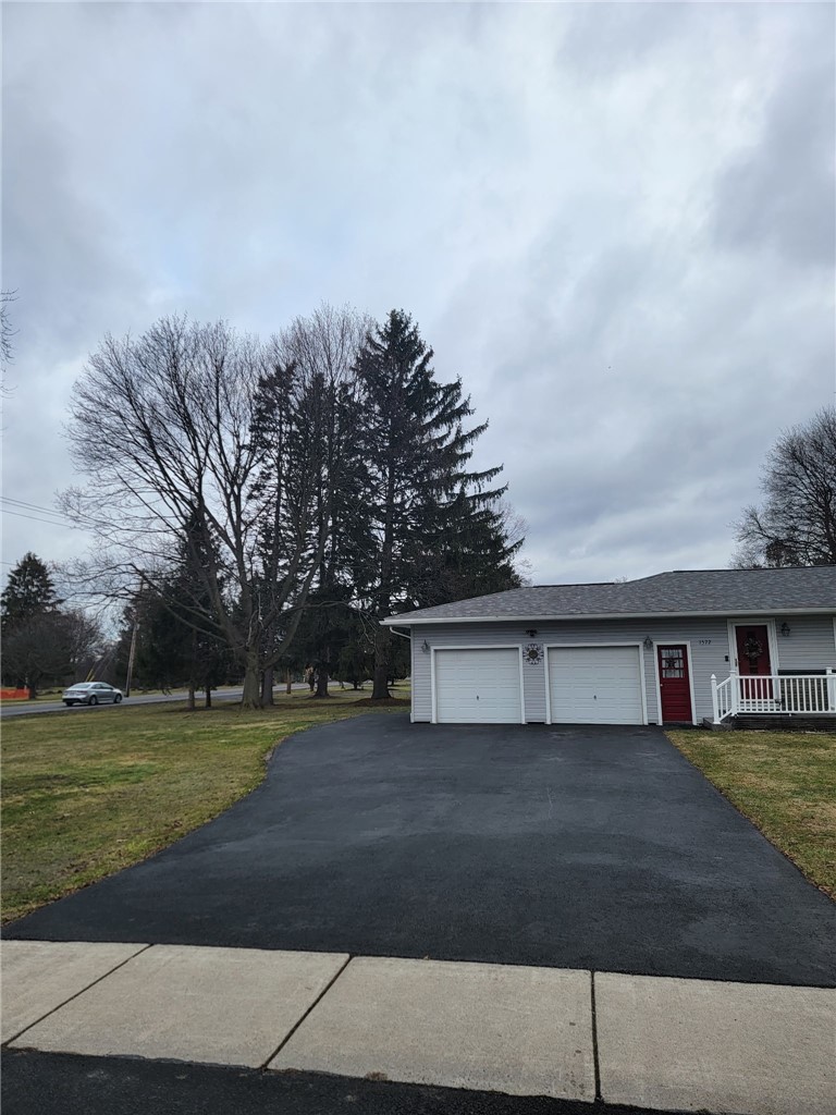 1572 Scribner Road Penfield, NY 14526 - Photo 2 of 32 New driveway in warmer weather.